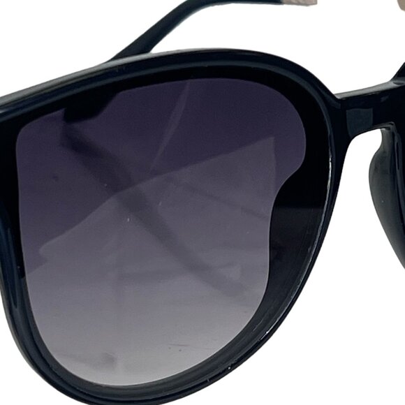 QUAY DATE NIGHT - Picture 6 of 6